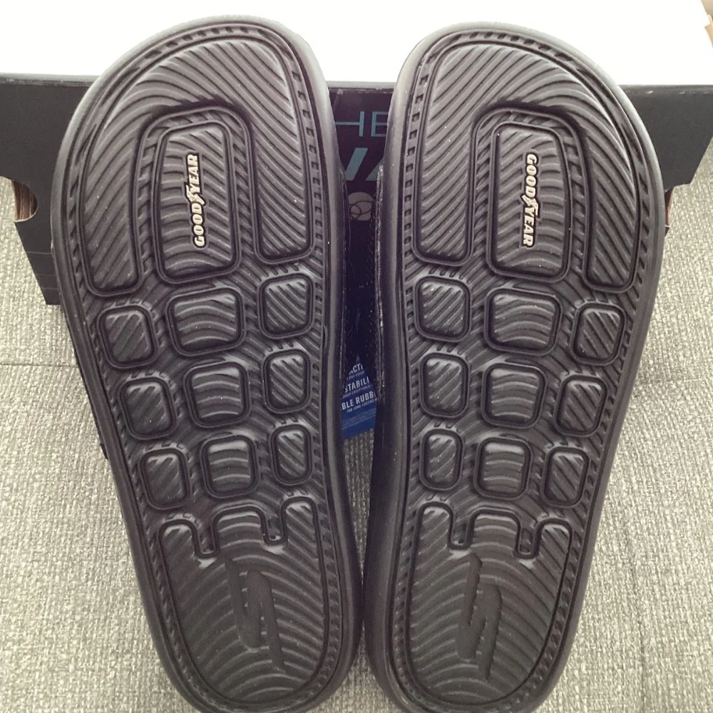 Skechers Women's Hyper Slide - Radiant Slide Sandals, size 7 - Picture 2 of 10